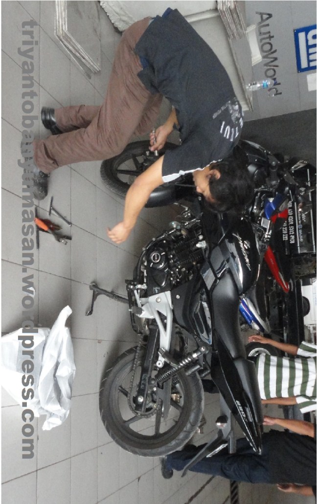 Pemasangan fairing Pulsar 220