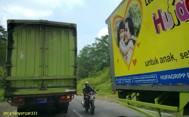 bahaya melintas alas roban.jpg