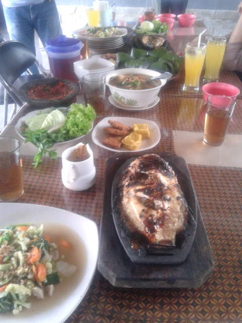 aneka menu resto abah '9