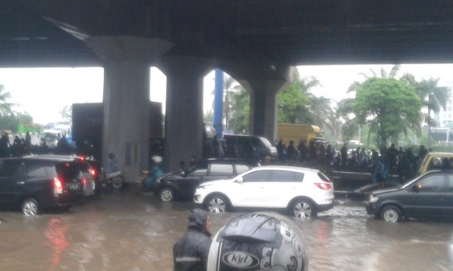 Jalan Yos Sudarso, Jakarata tadi pagi, 23 Januari 201, sekira jam 10.00