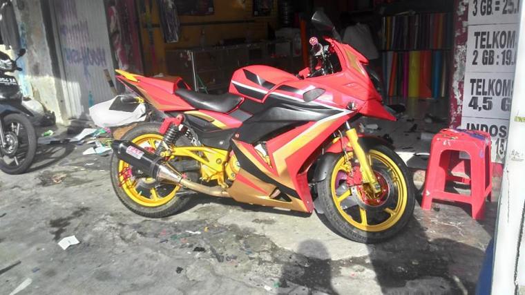 pulsar 220 cutting sticker