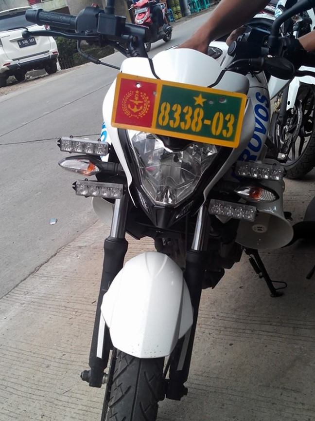 Disinyalir setelah pasang LED, Pulsar 200 NS ini makin Bercahaya membahenol :D