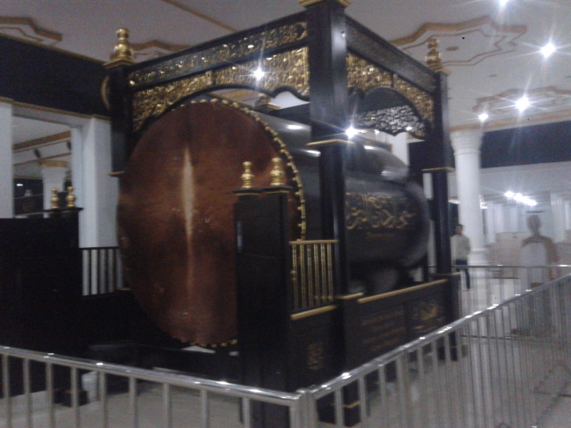 bedug terbesar sedunia di masjid Aliando Syarief