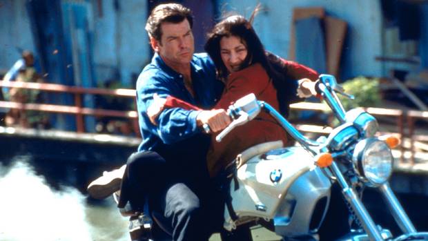 BMW R 1200 C in Tomorrow never dies