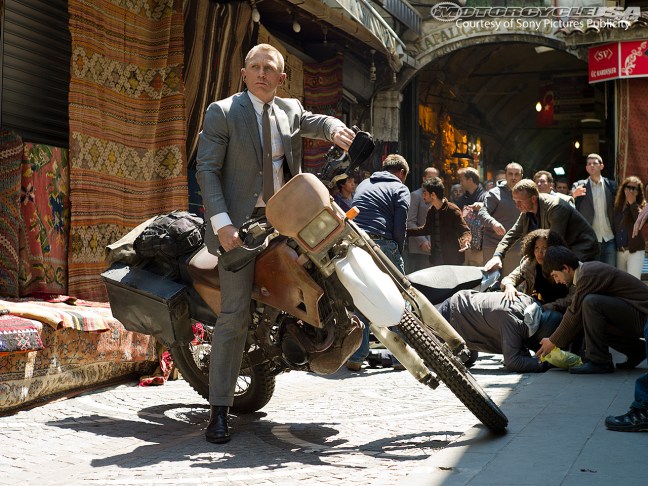 Honda CRF 250R in skyfall
