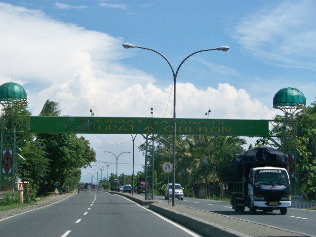 ditilang-di-cirebon-gerbang-selamat-datang-kabupaten-cirebon