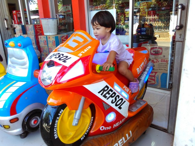 Si Bontot yang demen gangguin Aa